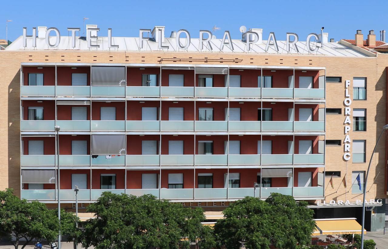 Hotel Flora Parc Castelldefels Exteriör bild